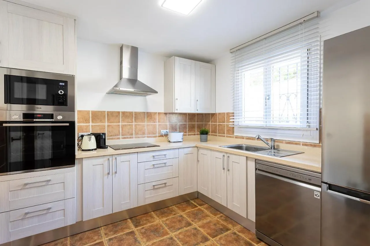 Private 4 Bedrooms House Shared Pool Montevideo Hills Golf By Aorastay Estepona Casa de Férias